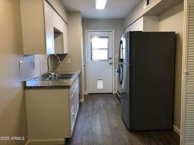 520 W Clark St Mesa, AZ 85201 photo 4