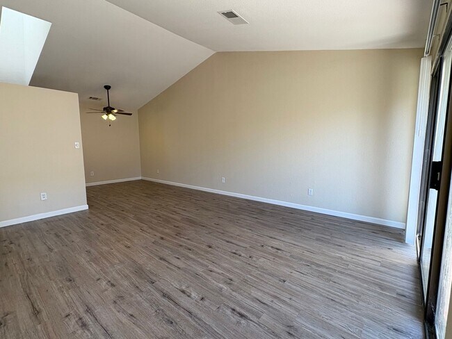 943 Villa Terrace, Brentwood, CA 94513 photo 2