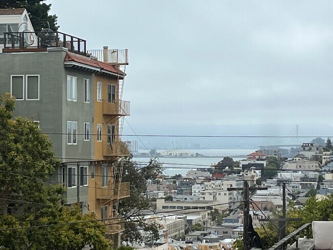 1007 Lombard Street, San Francisco, CA 94109 photo 4