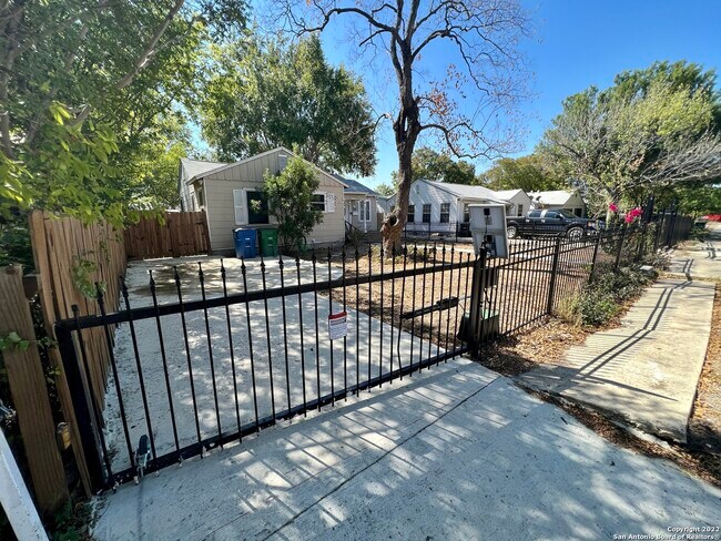 414 Elmwood Dr San Antonio, TX 78212 photo 5