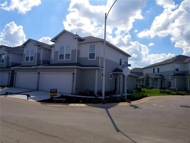 1614 Roseburg Dr Austin, TX 78754 photo 2