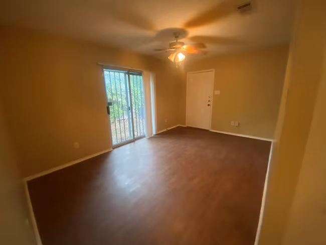 2300 Coleman Avenue, Fort Worth, TX 76105 photo 2