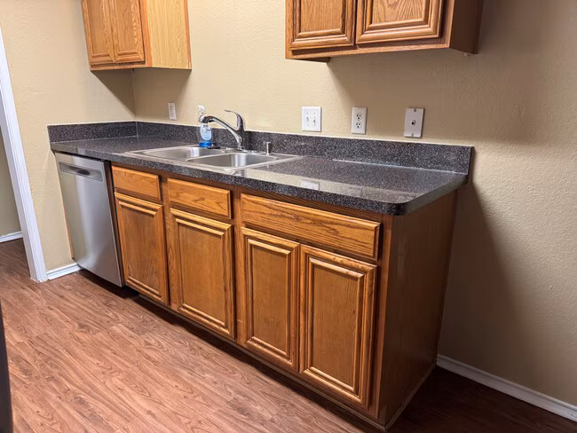 2300 Coleman Avenue, Fort Worth, TX 76105 photo 4