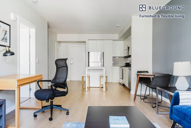 13403 Newcastle Commons Dr Newcastle, WA 98059 photo 2