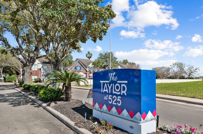 The Taylor at 525 photo 2