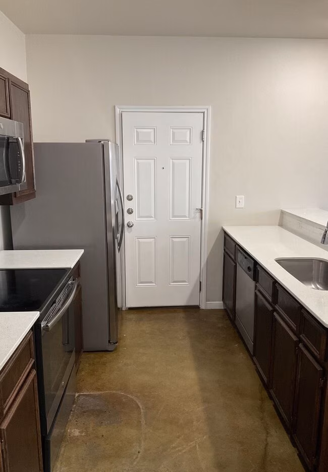310 Lowes Blvd Killeen, TX 76542 photo 2
