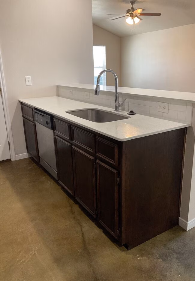 310 Lowes Blvd Killeen, TX 76542 photo 3