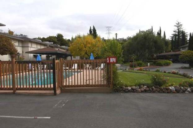 Spacious Townhome in Great WC Location photo 2