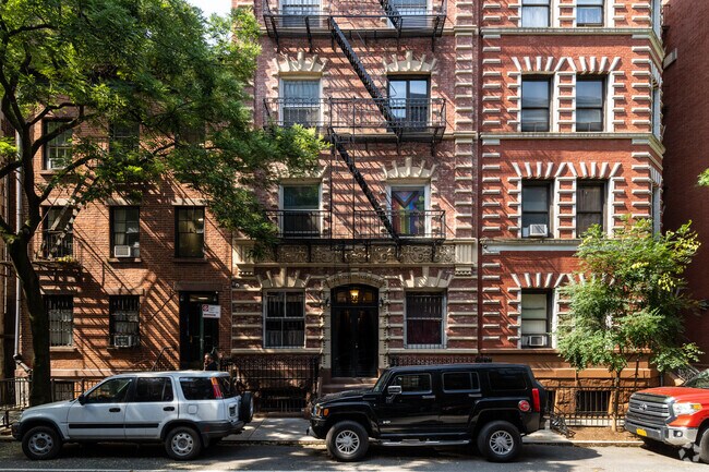 214 W 16th St New York, NY 10011 photo 4