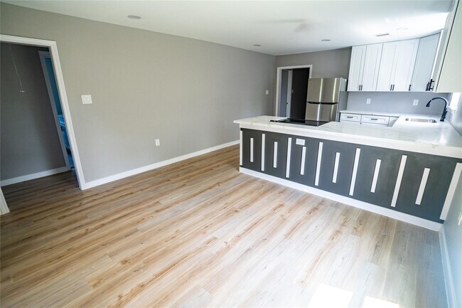 3118 Memel Street I photo 5