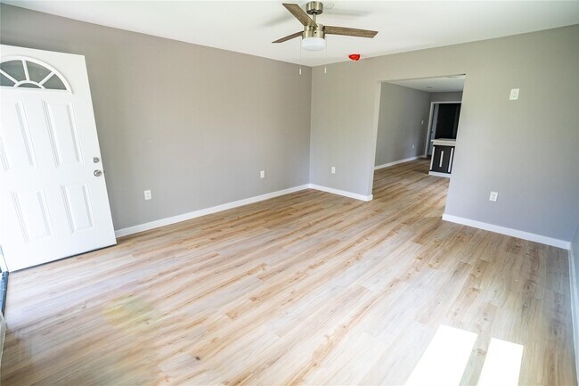 3118 Memel Street I photo 2