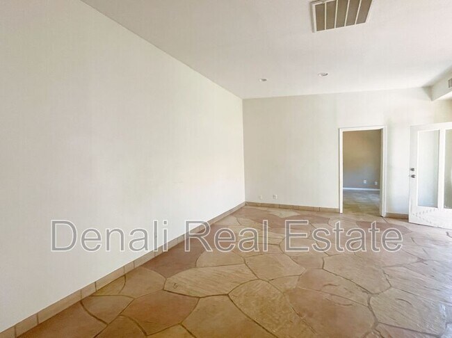 18019 North 40th Place, Phoenix, AZ 85032 photo 4