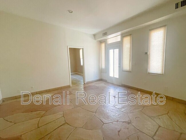 18019 North 40th Place, Phoenix, AZ 85032 photo 5