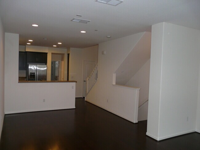 Immaculate Tri-level 4 Bedroom 4 Bath San Jose Townhome photo 2