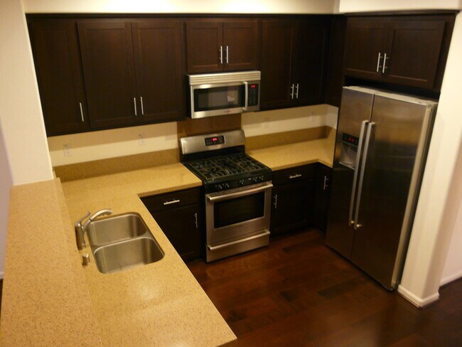 Immaculate Tri-level 4 Bedroom 4 Bath San Jose Townhome photo 5