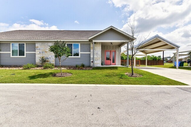 400A Rose Dr Dripping Springs, TX 78620 photo 2