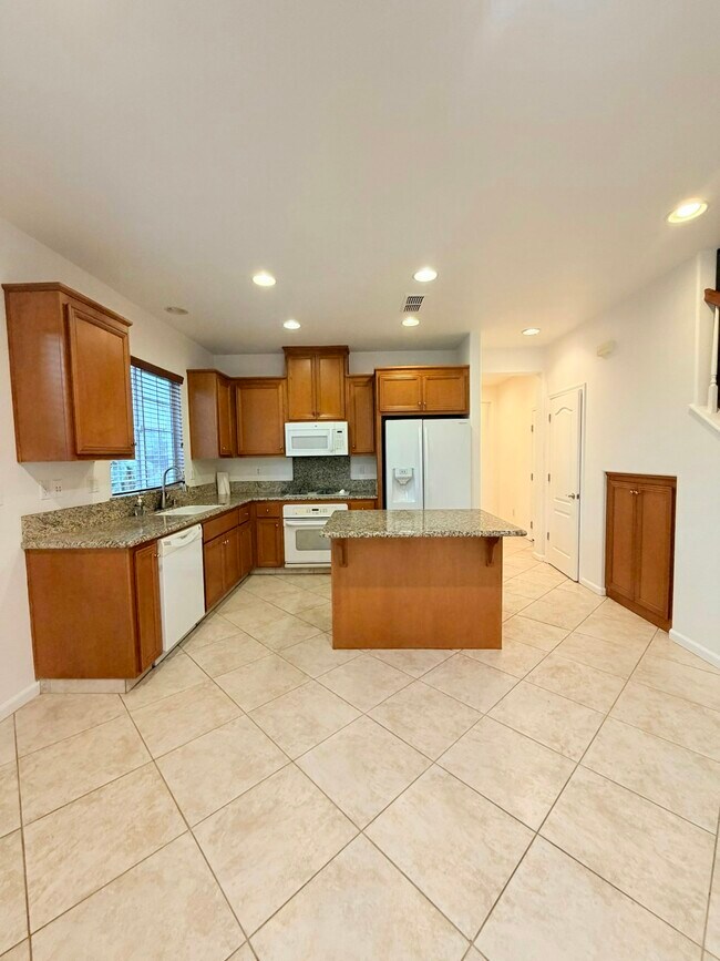 252 W Terraza Way Mountain House, CA 95391 photo 4