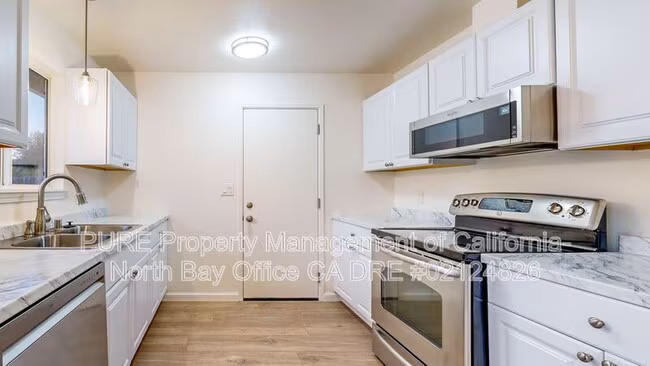 353 E Robles Ave Santa Rosa, CA 95407 photo 5