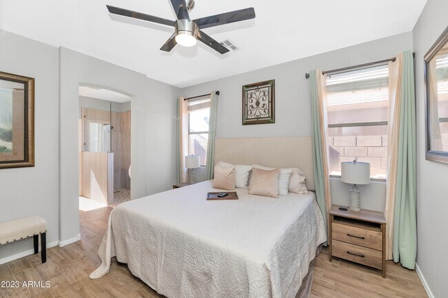 303 N Kimberlee Way Chandler, AZ 85225 photo 4