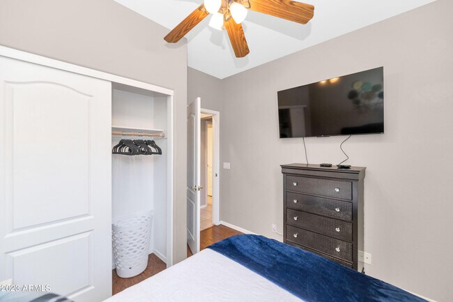 303 N Kimberlee Way Chandler, AZ 85225 photo 5