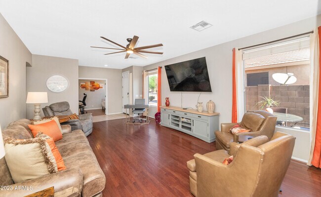303 N Kimberlee Way Chandler, AZ 85225 photo 5