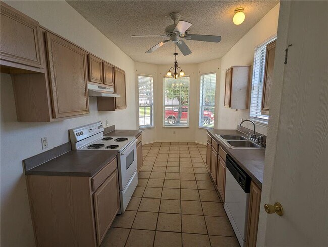 6367 Stonewater Bend Trail, Fort Worth, TX 76179 photo 4