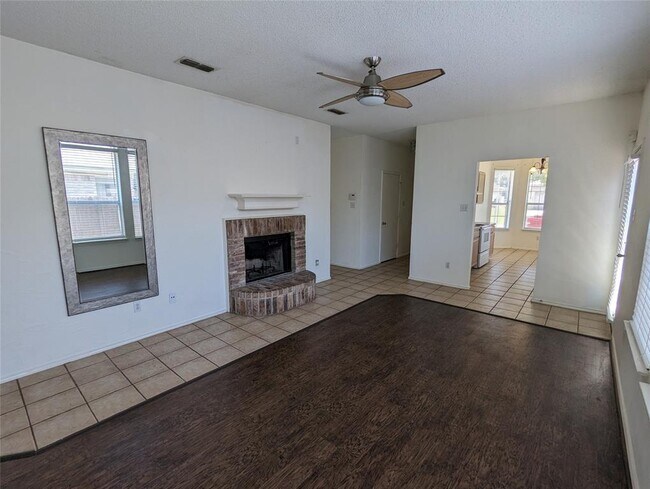 6367 Stonewater Bend Trail, Fort Worth, TX 76179 photo 3