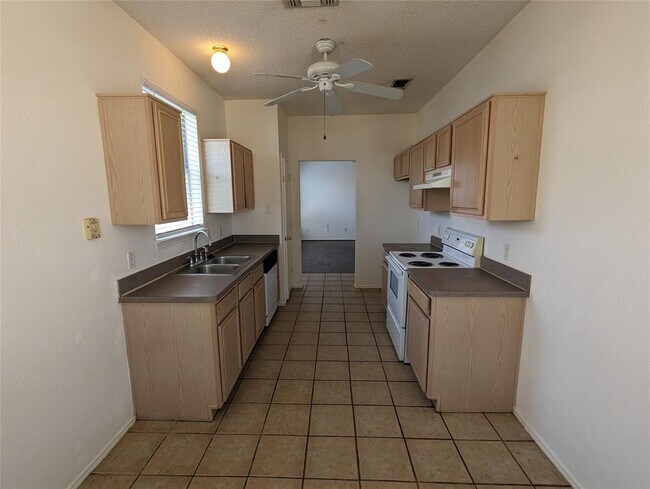 6367 Stonewater Bend Trail, Fort Worth, TX 76179 photo 5