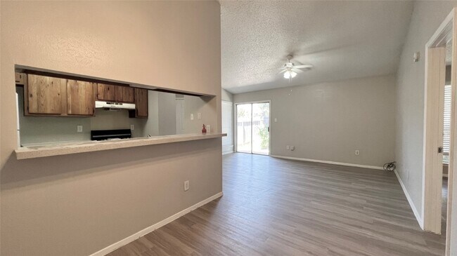 11953 Sunhillow Bend Austin, TX 78758 photo 3