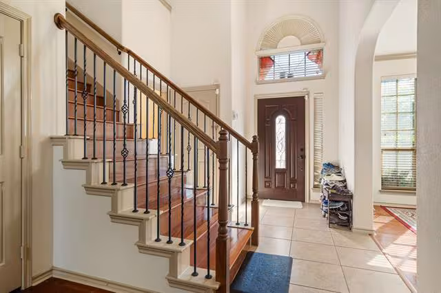 1620 Secretariat Lane, Irving, TX 75060 photo 4