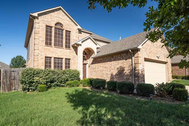 1620 Secretariat Lane, Irving, TX 75060 photo 2