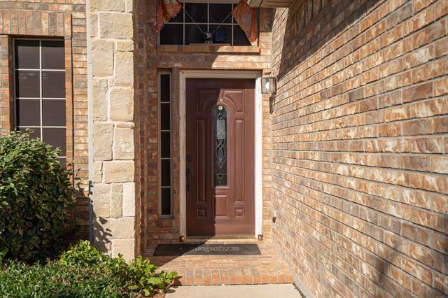 1620 Secretariat Lane, Irving, TX 75060 photo 3