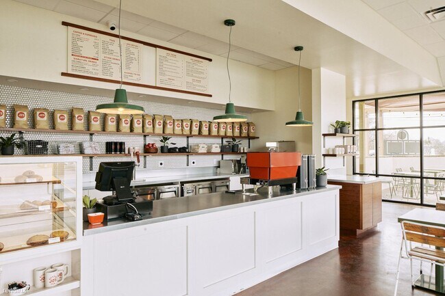 4001 Red River St Austin, TX 78751 photo 4