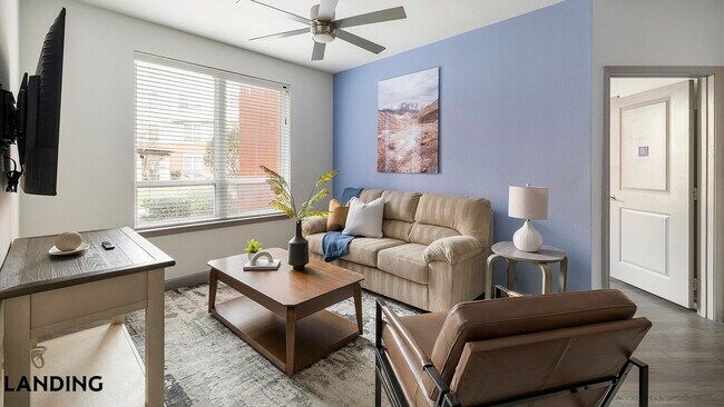 1001 S Center St Arlington, TX 76010 photo 2