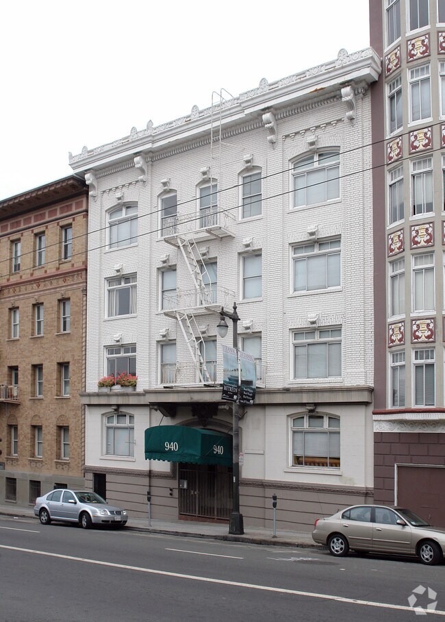 Crosby Apartments photo 2