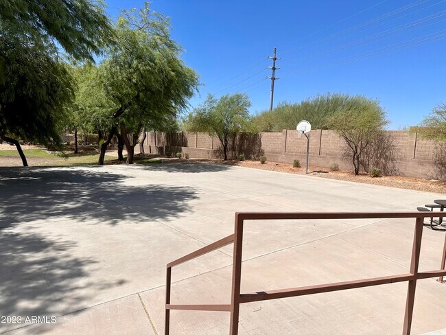 15730 N Hidden Valley Ln Peoria, AZ 85382 photo 4