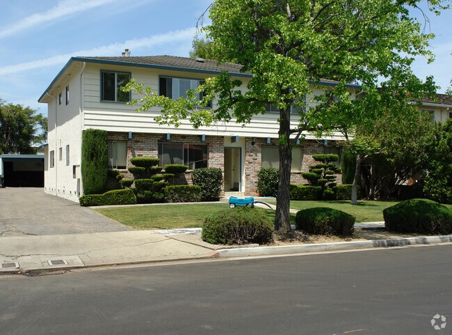 115 Carlton photo 2