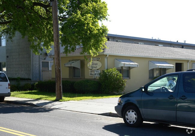 141-151 Oak Avenue photo 3