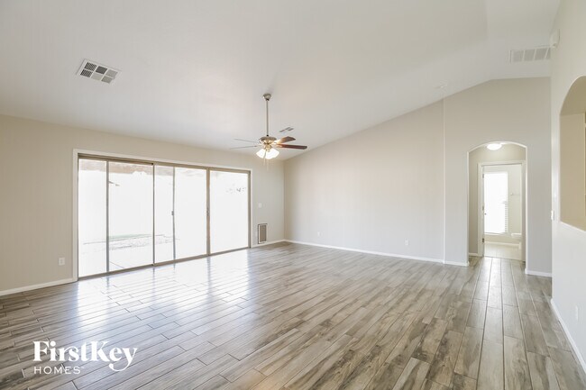 7017 N 77th Dr Glendale, AZ 85303 photo 5