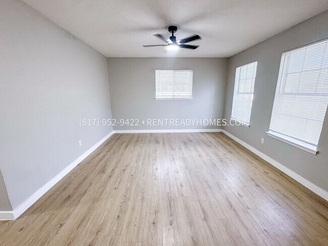 319 Frontier Dr Bryan, TX 77803 photo 3