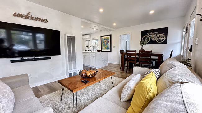 4761 Lotus St San Diego, CA 92107 photo 4