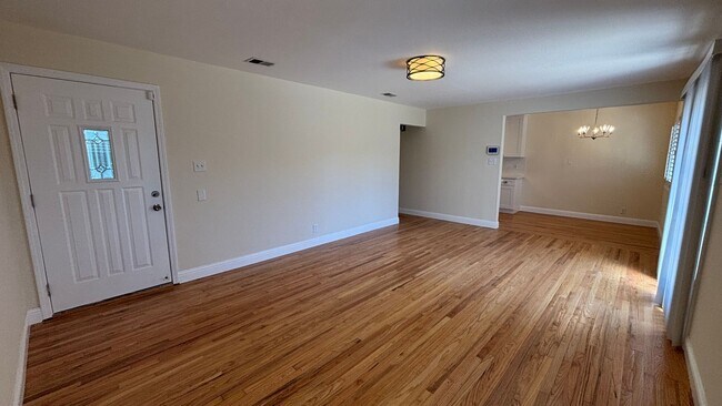 8096 Juniper Ave Newark, CA 94560 photo 5