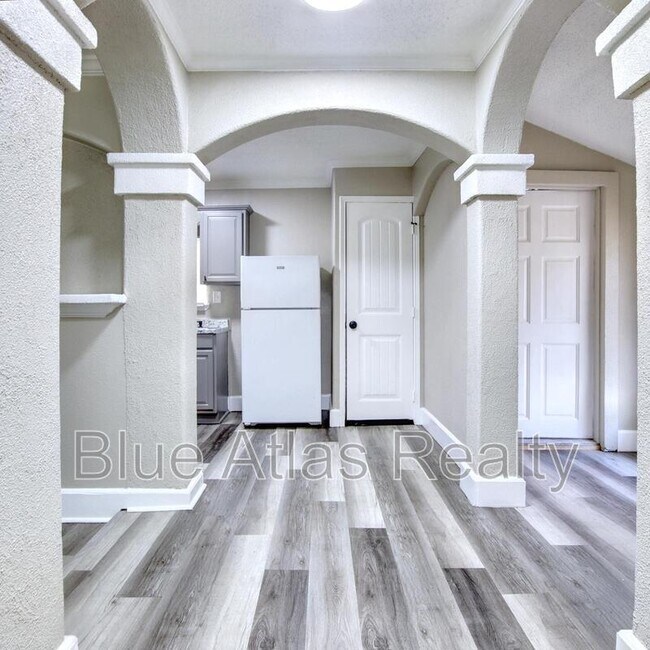 7838 Maxwell Ave Dallas, TX 75217 photo 5