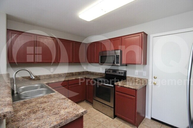 16673 West Tasha Drive, Surprise, AZ 85388 photo 5