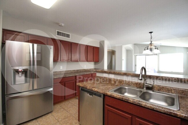 16673 West Tasha Drive, Surprise, AZ 85388 photo 3
