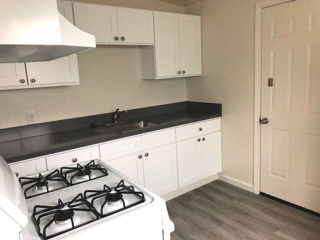 718-720 Raven St San Diego, CA 92102 photo 2