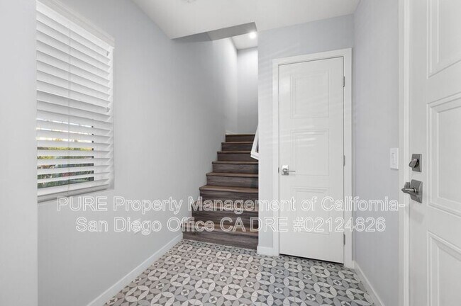 307 West St Oceanside, CA 92054 photo 4