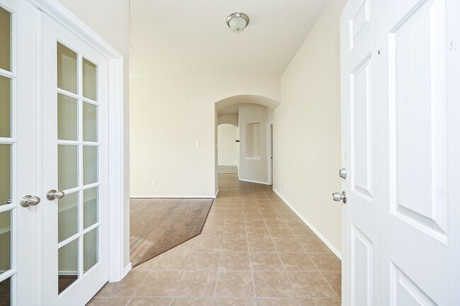 2119 Mateo Park Drive, Houston, TX 77047 photo 2