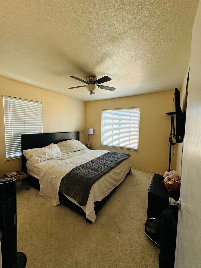 4 Bedroom Townhome in Antioch photo 5