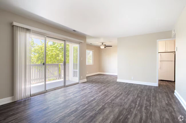 Pinecrest Apartments photo 4